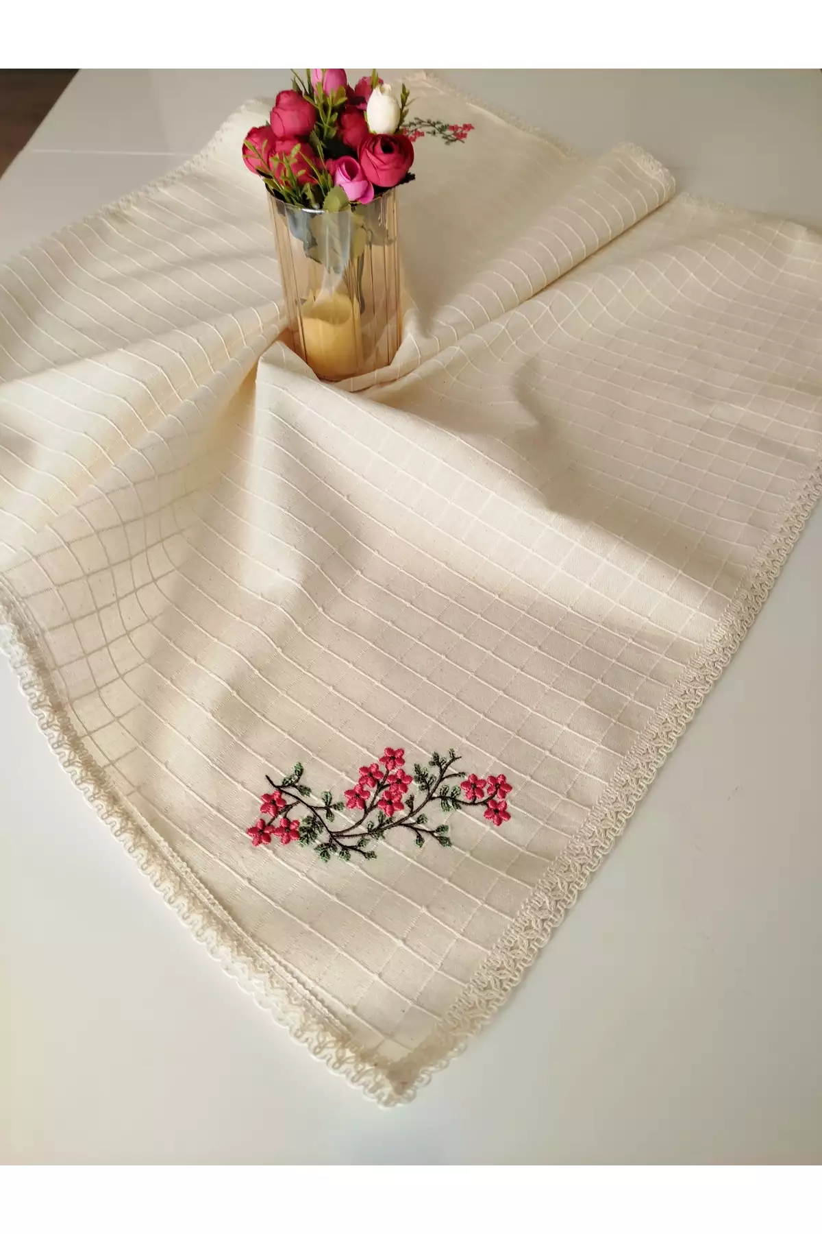 میز پوش 85x85 سانتیمتری با طرح دستدوز و سنتی بولدان مونیکا برند denizli hatırası - 895130012