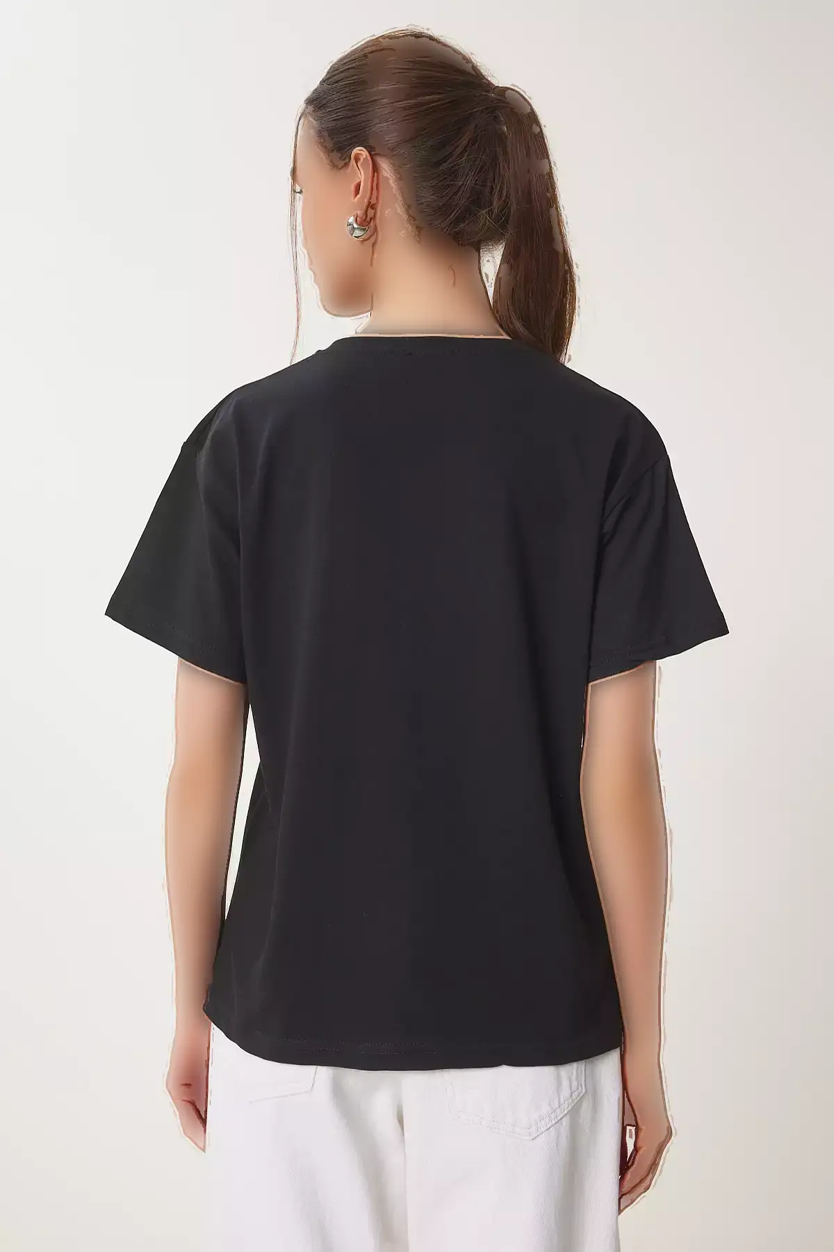 تیشرت نخی بافتنی زنانه طرح گل سیاه ZV00294 برند Happiness İstanbul - 929562164