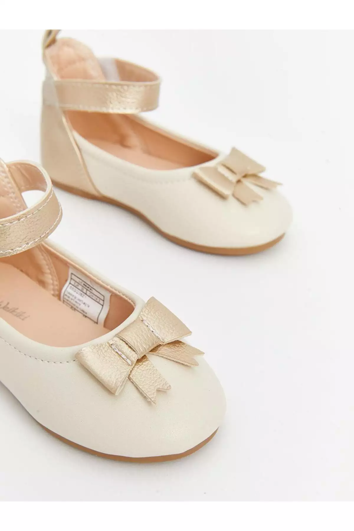 پاپوش دخترانه با شکل فانتزی پاپیونی (S5) برند LC Waikiki - 903596491