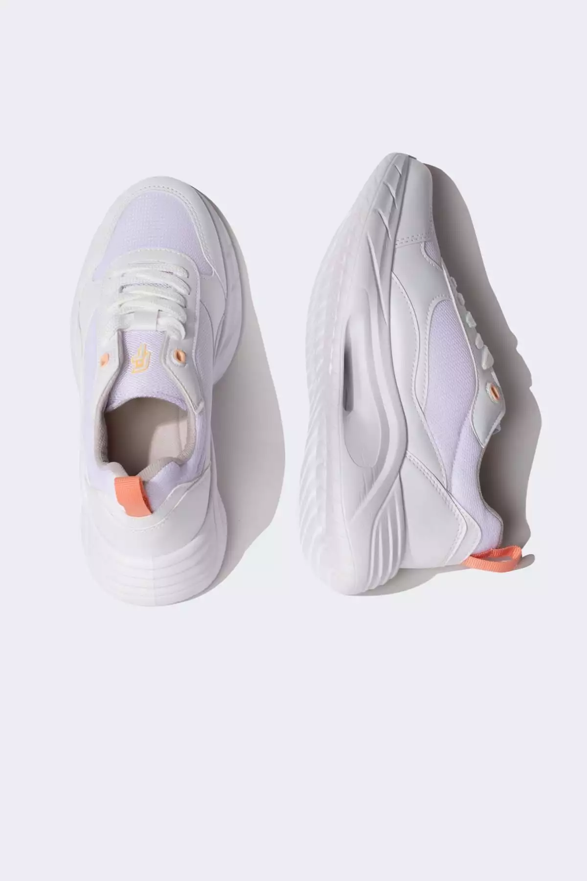 کفش ورزشی چرم مصنوعی با کفی دندانهدار و بنددار زنانه مدل B9727axns برند Defacto - 796295134