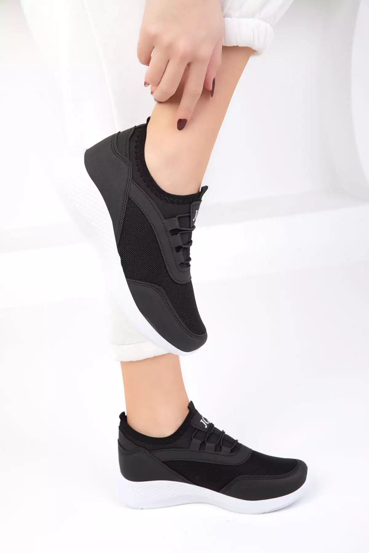 کفش ورزشی زنانه مشکی مدل 15226 برند SOHO - 46284494