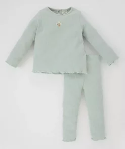 ست دو تکه تی‌شرت و شلوار لگینگ دخترانه بافت دار و گلدار برند Defacto - 746520286