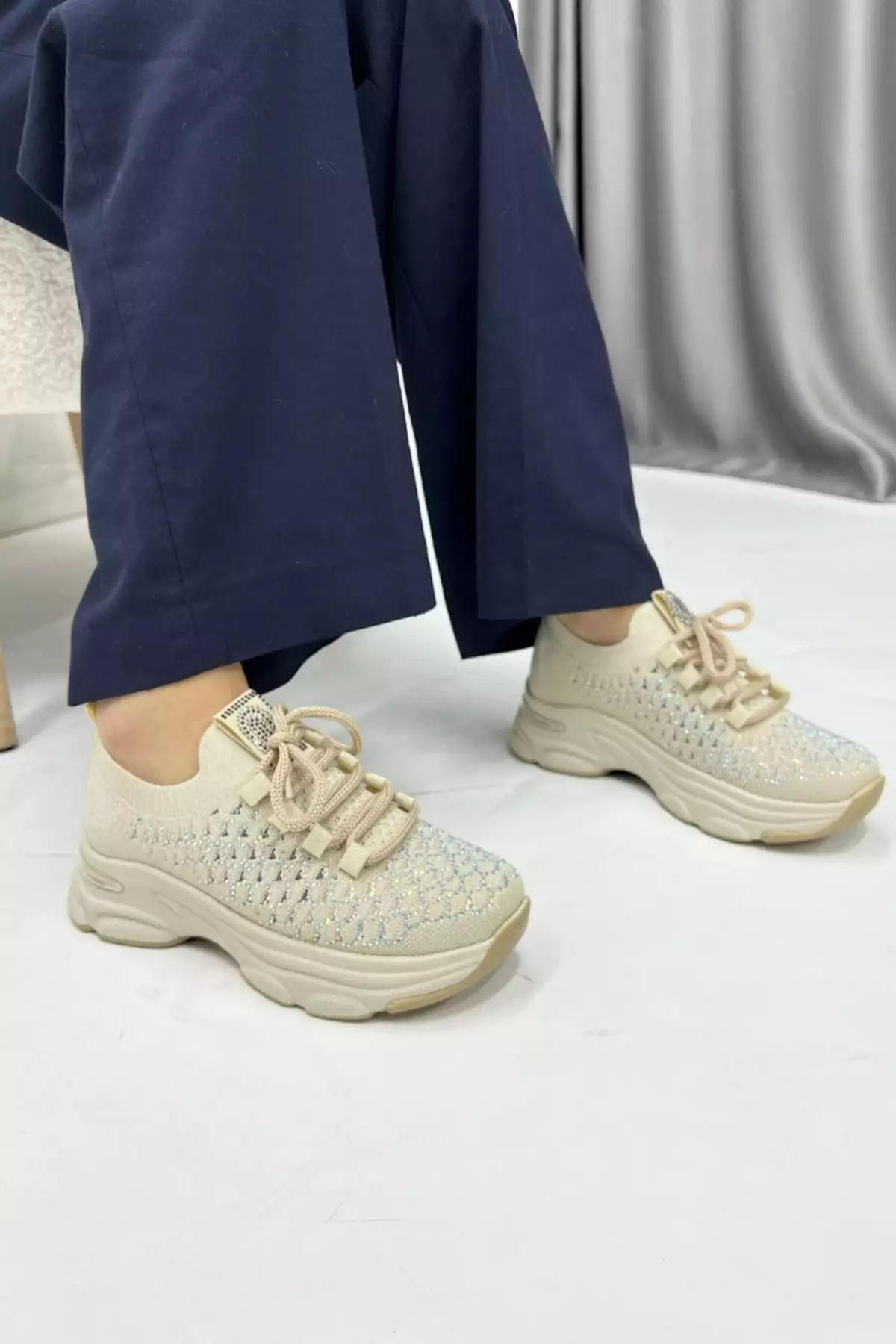 کتانی زنانه بافته شده به رنگ کرم GD4444 برند inizio - 898088268