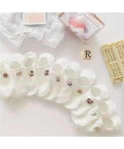 کفش زنانه 10 جفتی با طرح گل و حیوانات و جوراب نامرئی فصلی شکر سفید برند trampler - 817608796