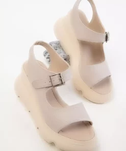 صندل زنانه بژ کد 20468 برند SOHO - 921607483