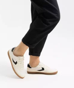 کفش ورزشی ریترو برند Bershka - 951553334