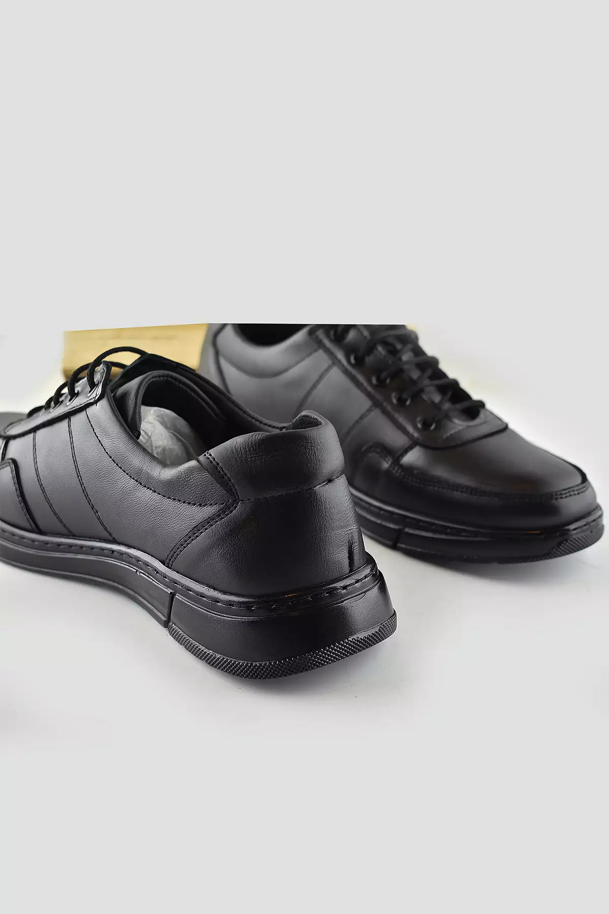 کفش مردانه تاب 502 با کفی ارتوپدیک و ماساژ، تهیه شده از چرم طبیعی و مناسب برای فصل زمستان، با بند. برند ISPARTALILAR - 751299601