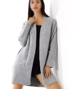 کاردی گرانج کمرنگ زنانه با برش گشاد و بافت نرم و جیبی برند Devinka - 882092548