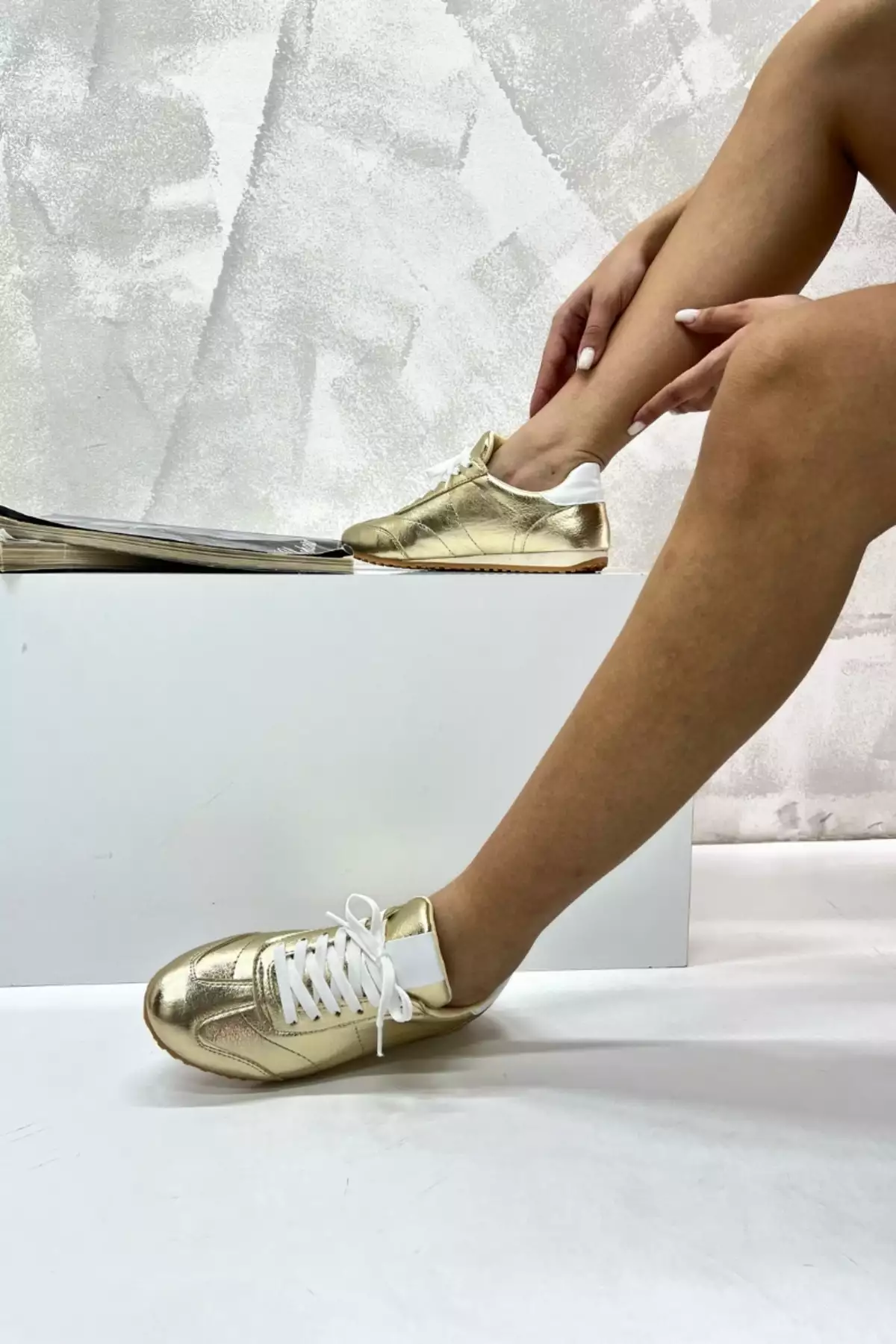 کفش ورزشی زنانه طلایی DS069 برند inizio - 922122997