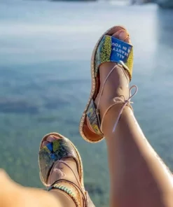 صندل بنددار آبی زنانه از چرم گیاهی - طراحی "تمام زیبایی در توست" برند Dogo - 222426118