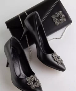 پیراهن زنانه با پاشنه 7 سانتی متر، مشکی مات و دارای جزئیات سنگی با ست کلاچ و کفش پاشنه بلند مدل استیلتو برند GULT - 359581040