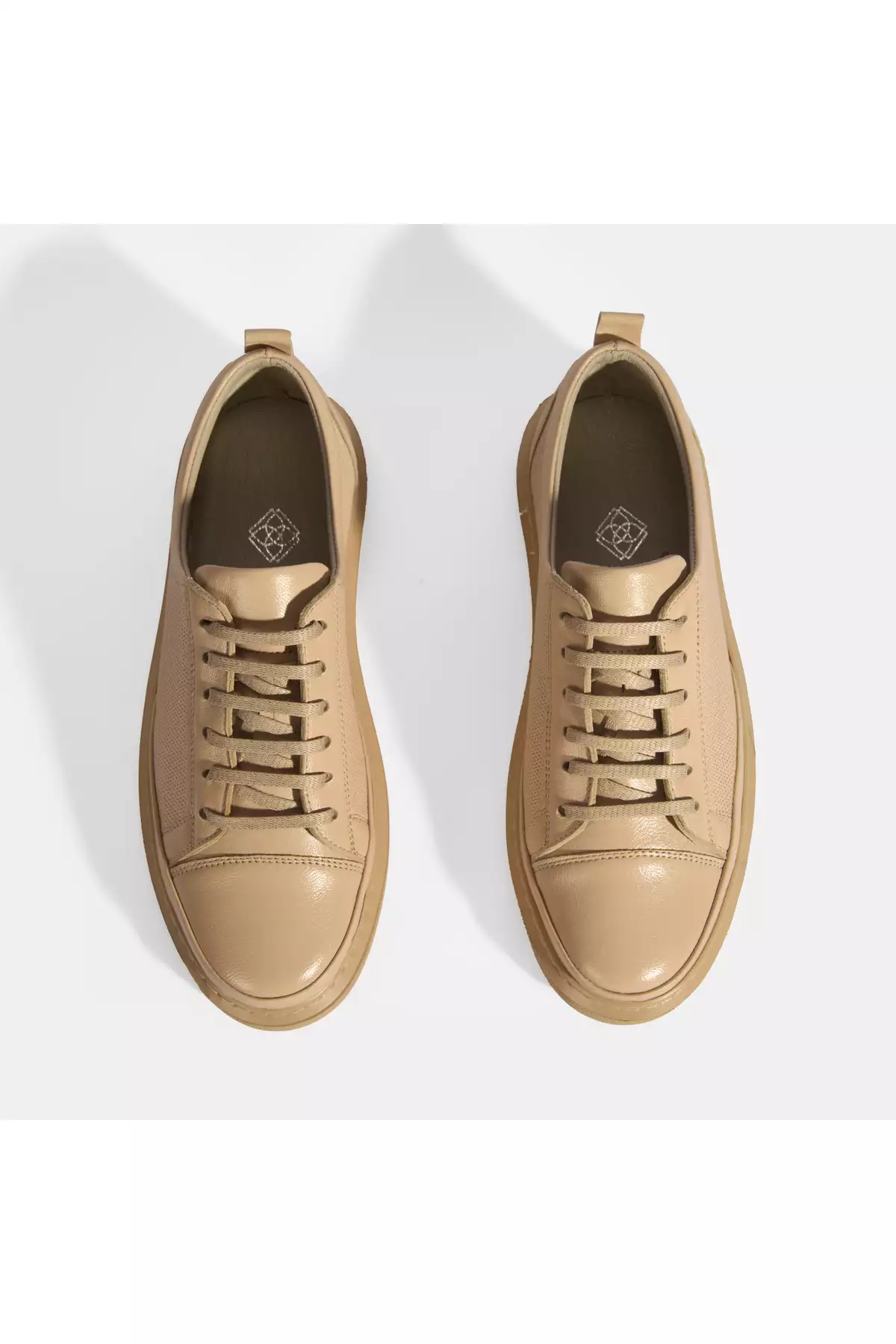 کفش ورزشی زنانه کِرِم رنگ چرم با بند برند Desa - 906444129