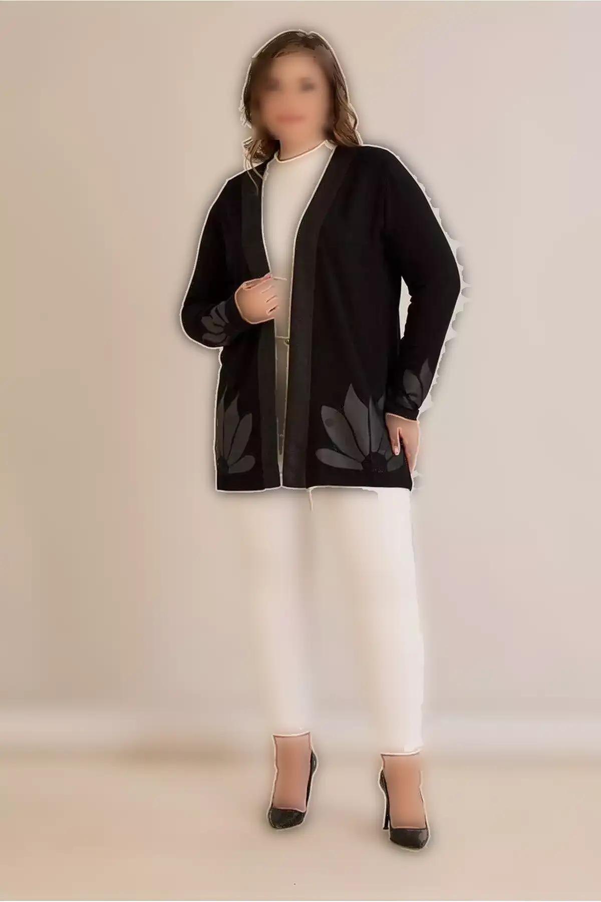 کاردی در ظاهر چرم با طرح لوتوس و جزئیات نوار، یقه بدون دکمه، یقه در جلو و یقه بلند با یقه کشی. برند FOR ESRA BIG TREND - 994500385