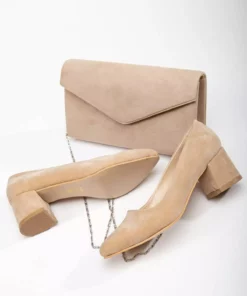 ست کیف و کفش زنانه با کفش پاشنه‌بلند ۵ سانتی‌متری از جنس سوئید رنگ بژ. برند La Vivien - 815857367