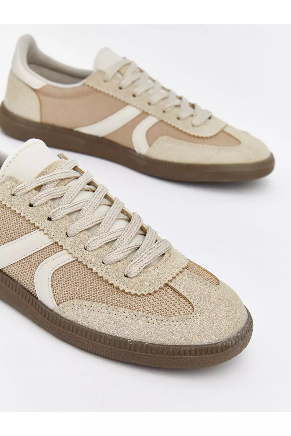 انتخابهای شیک از برند Esvab Giyim | کفش ورزشی زنانه با بند برند LC Waikiki - 1049379900