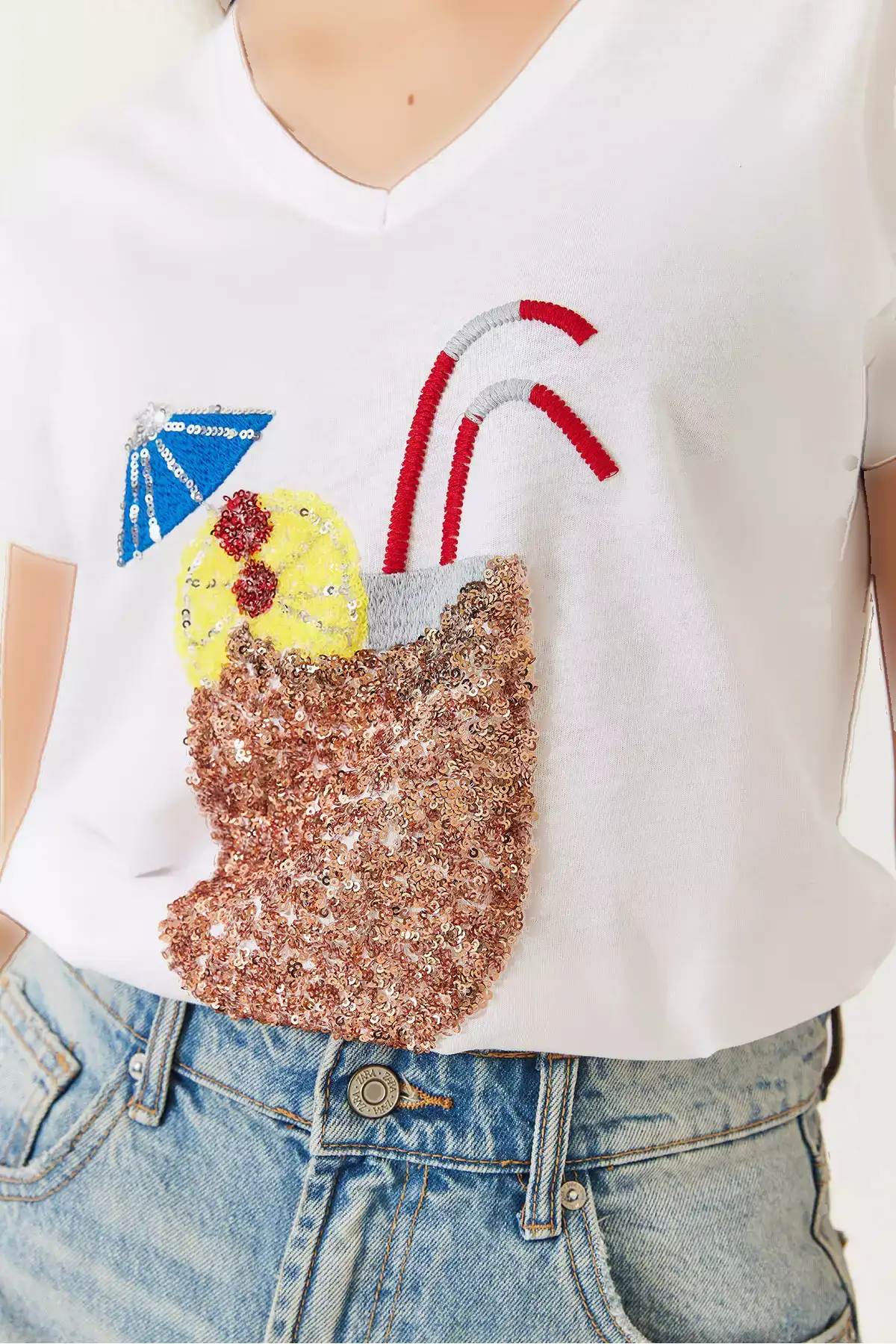 تیشرت زنانه یقه V طرح حوایی با تزیینات رنگی و زرق و برق 60261433 برند Bianco Lucci - 900381989