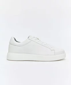 ترجمه: انتخاب‌های شیک از برند اسواب گیمی | کفش ورزشی زنانه با ظاهر چرم برند LC Waikiki - 1049379897