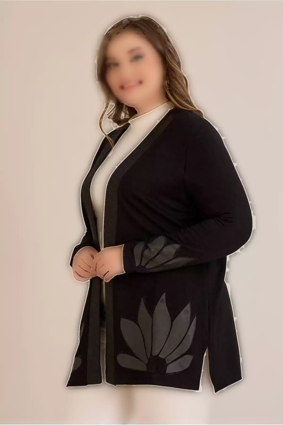 کاردی در ظاهر چرم با طرح لوتوس و جزئیات نوار، یقه بدون دکمه، یقه در جلو و یقه بلند با یقه کشی. برند FOR ESRA BIG TREND - 994500385