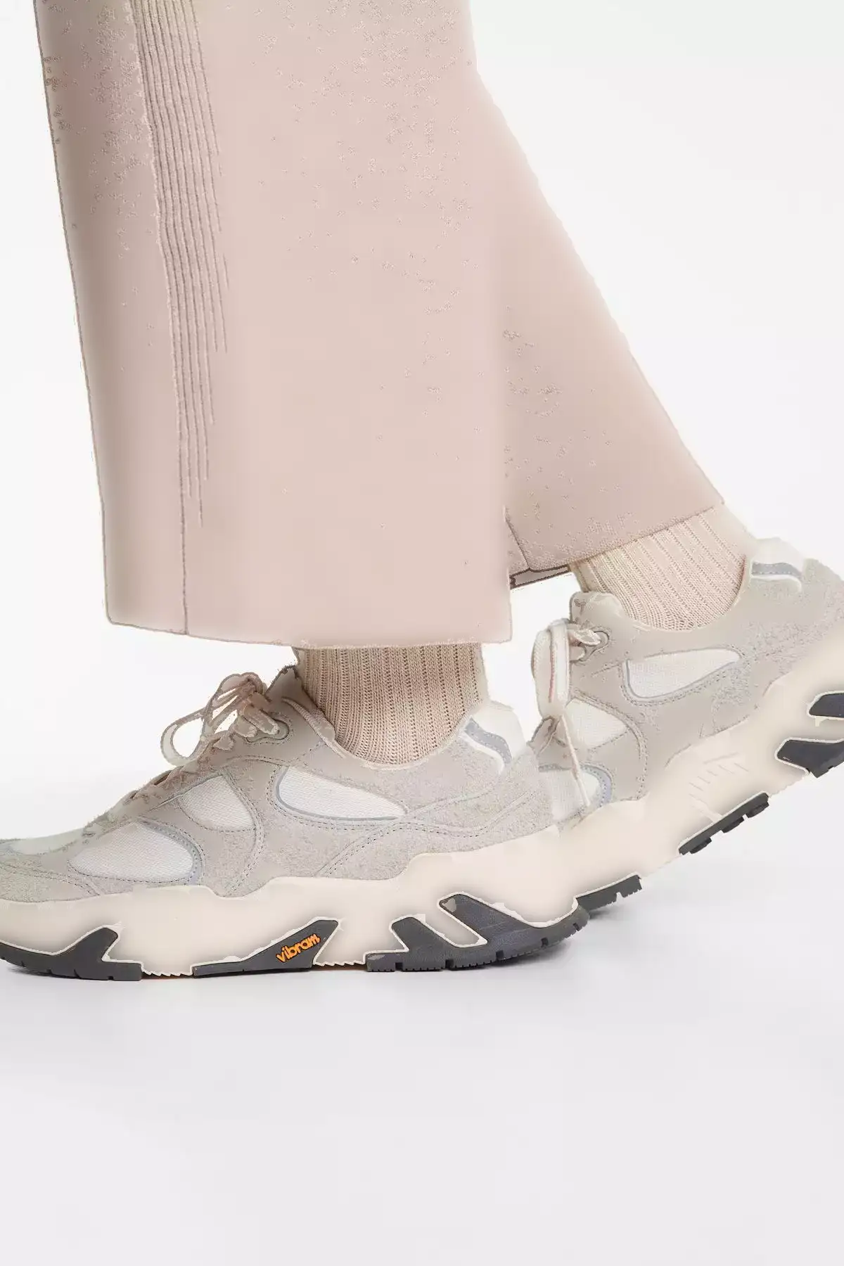 جوراب کلاسیک با ۱۵٪ کشمیر و ۱۰٪ پشم برند Oysho - 865163654