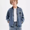 کاپشن جین بمبری با یقه کالج و زیپ، مناسب فصل، با جیب و طرح چاپی برای پسران کودک برند Defacto - 848422323