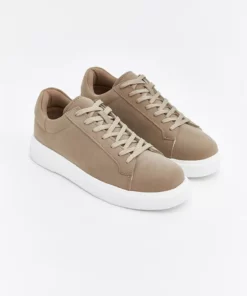 از سایت Esvab Giyim: انتخابهای شیک | کفش ورزشی زنانه با ظاهر چرمی برند LC Waikiki - 1049379908