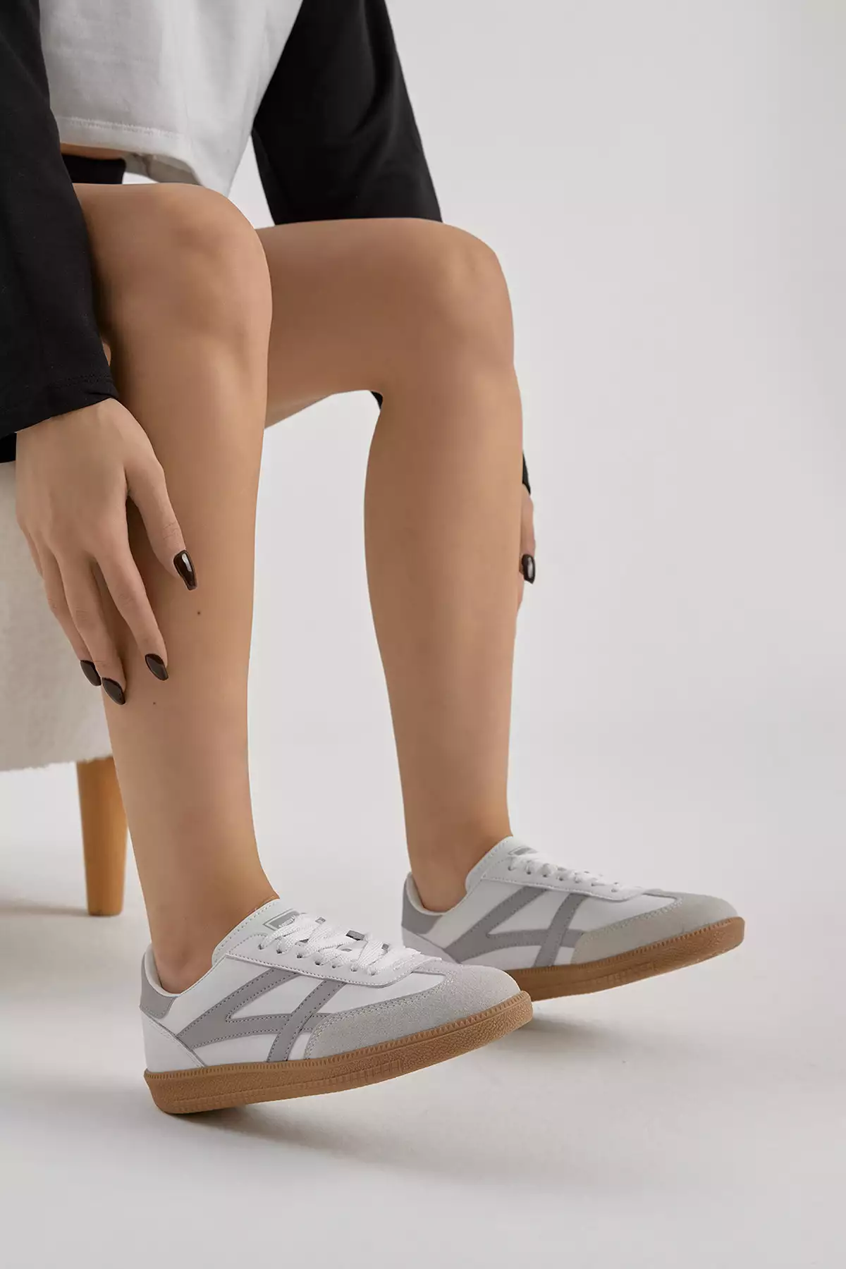 کفش ورزشی بنددار سفید و خاکستری با کفی ترمو و نوار کناری یونیسکس برند Tonny Black - 1031023881