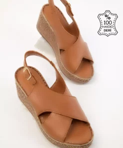 کفش پاشنه بلند زنانه از چرم طبیعی مدل 20518 برند SOHO - 925980997