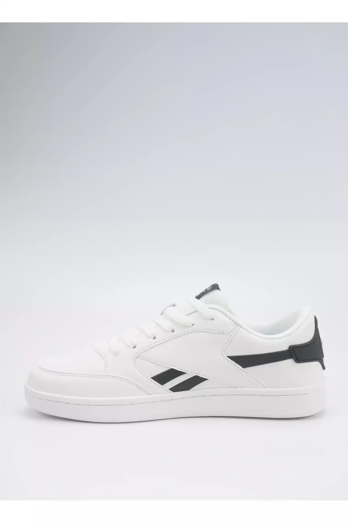 102035365 لفت تمیز کفش زنانه سبک زندگی سفید برند Reebok - 1039041535