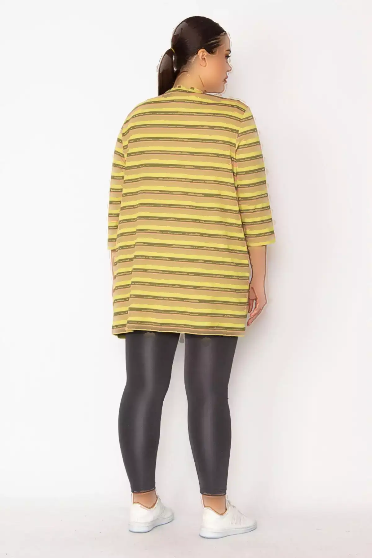 کاپشن زنانه بزرگ سایز حکایی با خطوط و از جنس ویسکوز 65n28700 برند Şans - 159172089