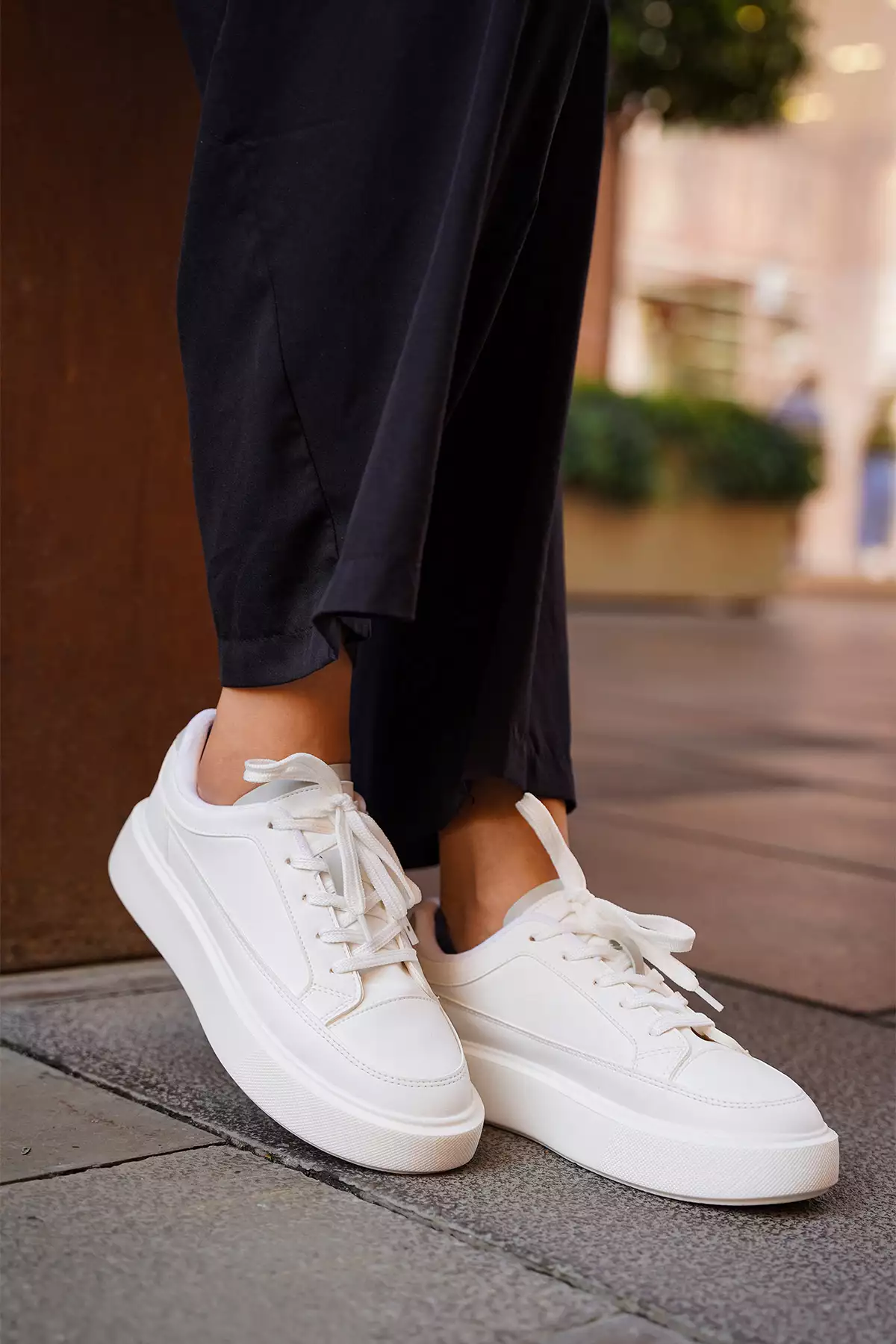 کفش ورزشی زنانه با کفی ضخیم مدل دومن سفید برند Marjin - 796150314