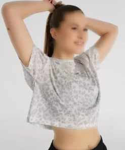 تی‌شرت کتف کوتاه دلچه برند hummel - 942331518