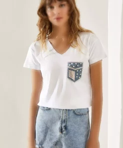 تیشرت پنبه‌ای با جزئیات جواهرکاری و دکمه‌های سنگی برای بانوان مدل 60251289 برند Bianco Lucci - 832739660