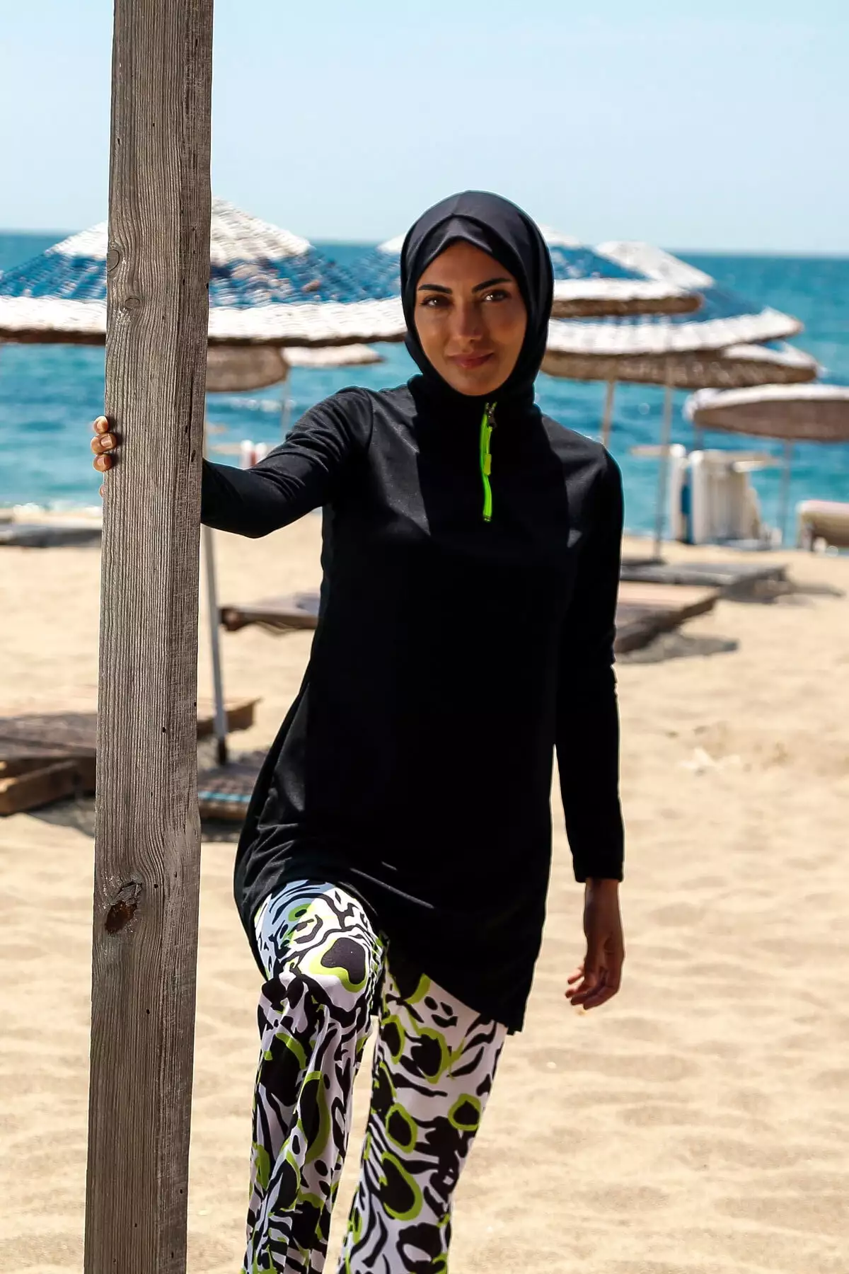 مایو تمامدست کامل پوشیده مشکی طرحدار ۴ تکه ریوعمرا R1116 برند Marina - 737495085