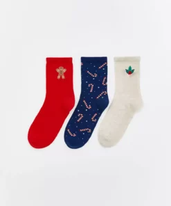 ترجمه محصول: انتخابهای شیک از اسواب گییم | ست سهتایی جوراب کوتاه زنانه با تم سال نو برند LC Waikiki - 1048899778