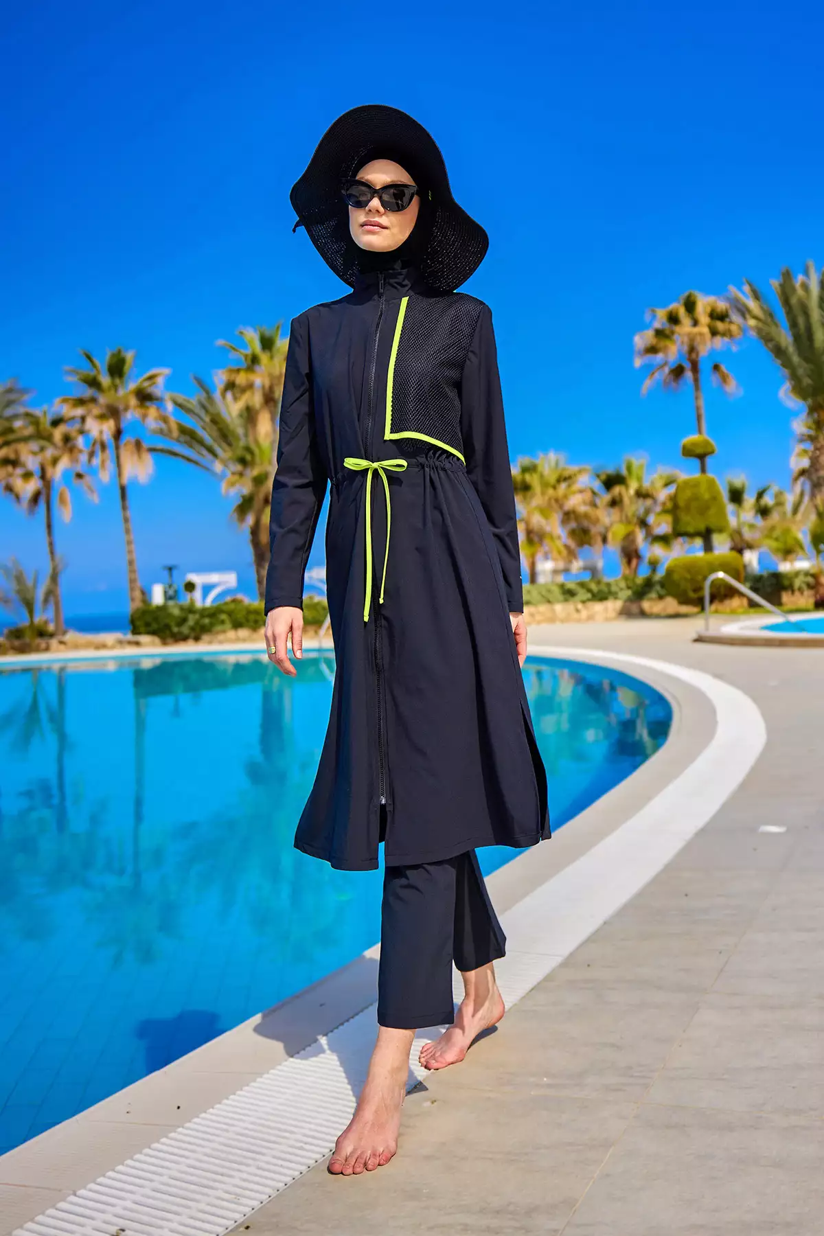 دریاچه پوشش کامل مشکی مایو با جزئیات توری و پنل جلویی جمعشدنی M2506-1 برند Marina - 939472434