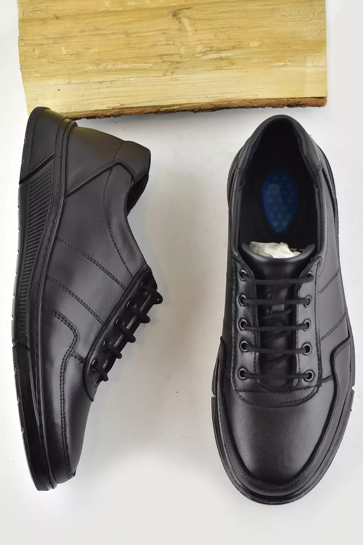 کفش مردانه تاب 502 با کفی ارتوپدیک و ماساژ، تهیه شده از چرم طبیعی و مناسب برای فصل زمستان، با بند. برند ISPARTALILAR - 751299601