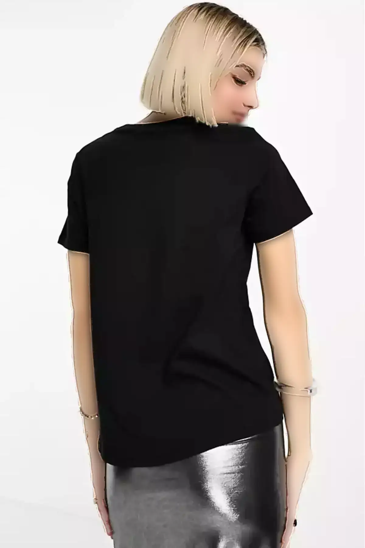 تی شرت ورزشی زنانه استاندارد سیاه الگوی اسنشیال آیکون فوتورا برند Nike - 816272114