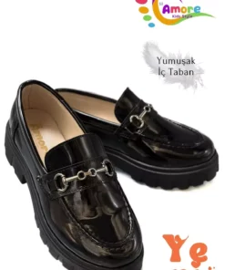 کفش مدرسه دخترانه با بند و پاشنه بلند و سبک - کفش نوع لوفری با روکش براق مشکی برند sermoda - 760500242