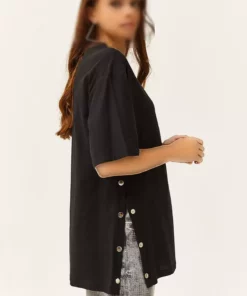 تی شرت پنبه‌ای زنانه مشکی با دکمه‌های کناری TSH-19000762 برند Olalook - 784758311