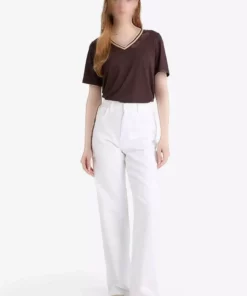 تی‌شرت کوتاه آستین‌دار با یقه V فیت عادی مدل F2770AX25AU برند Defacto - 975899998