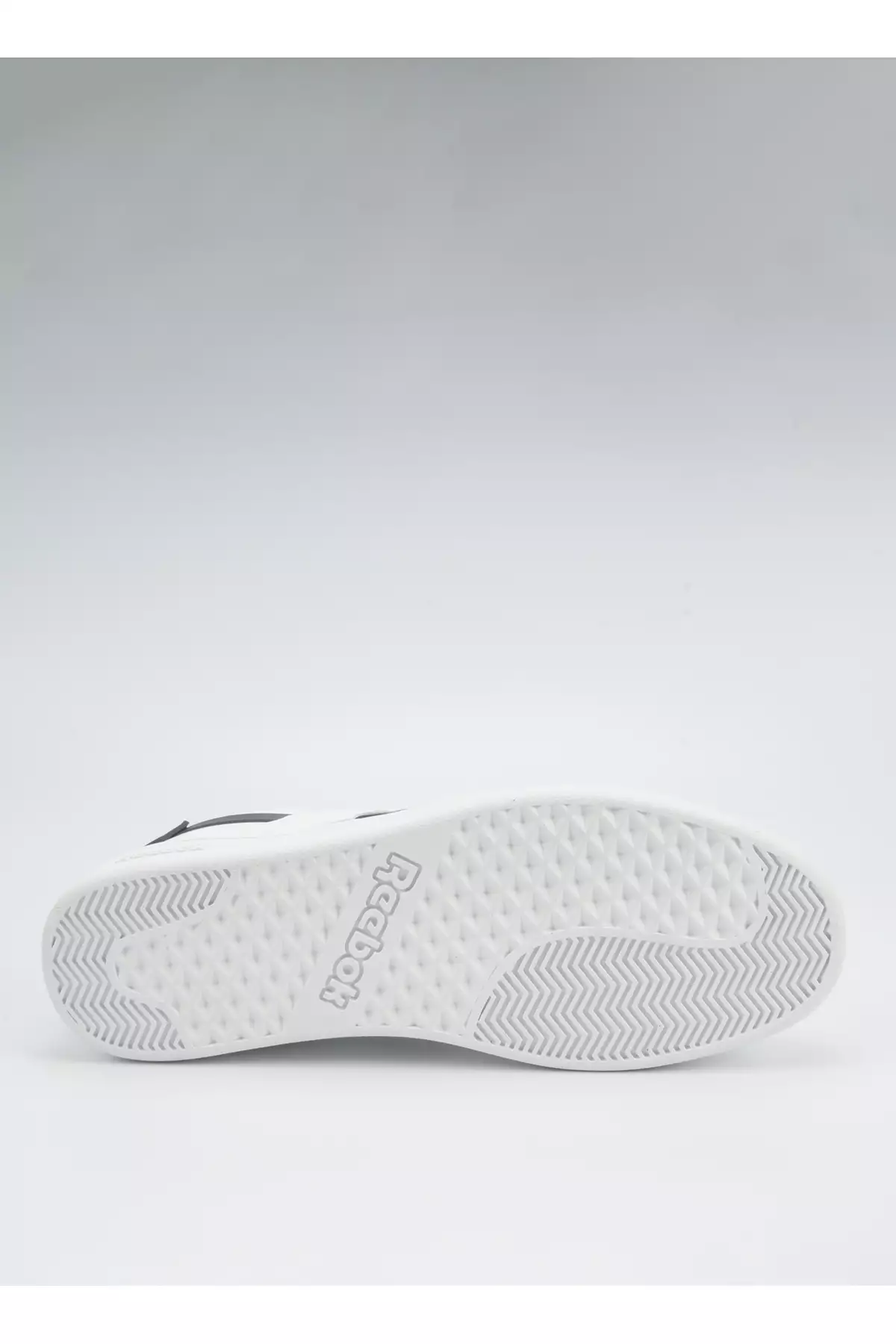 102035365 لفت تمیز کفش زنانه سبک زندگی سفید برند Reebok - 1039041535