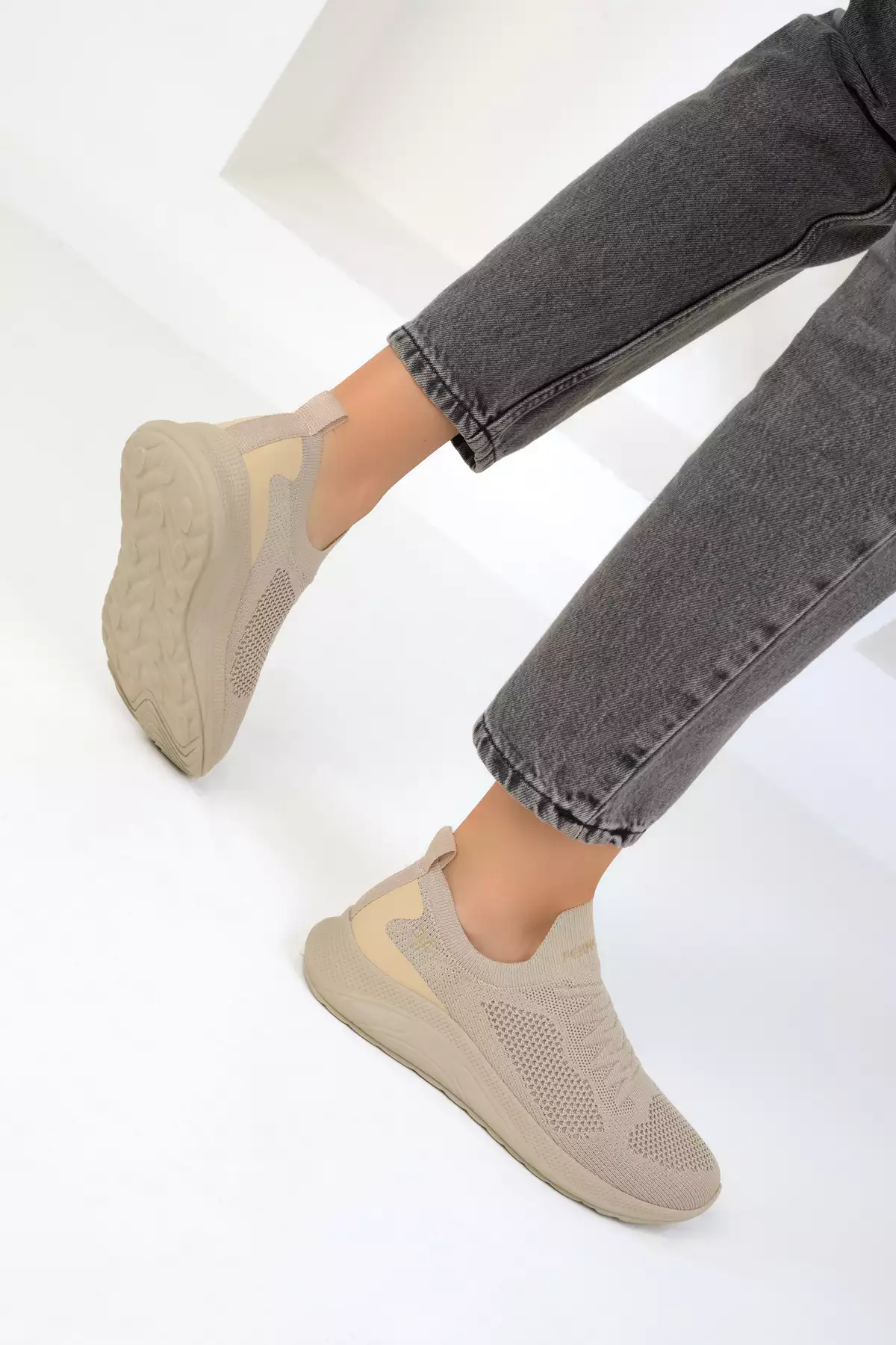 کفش ورزشی زنانه بژ 16979 برند SOHO - 303063498