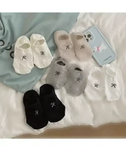 5 جفت جوراب ورزشی نامرئی زنانه با طرح پروانه و روبان چندرنگ برند çorapmanya - 892873838