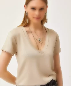 تی‌شرت دخترانه با یقه V عمیق و رنگ بژ مدل مودال TSH-19000773 برند Olalook - 818100707