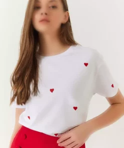 تی‌شرت زنانه با گلدوزی قلب 60602004 برند Bianco Lucci - 897225055