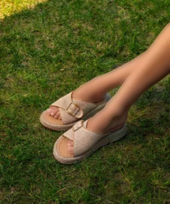 دمپایی زنانه به رنگ کرم با جزئیات حصیری برند Cabani - 933176197