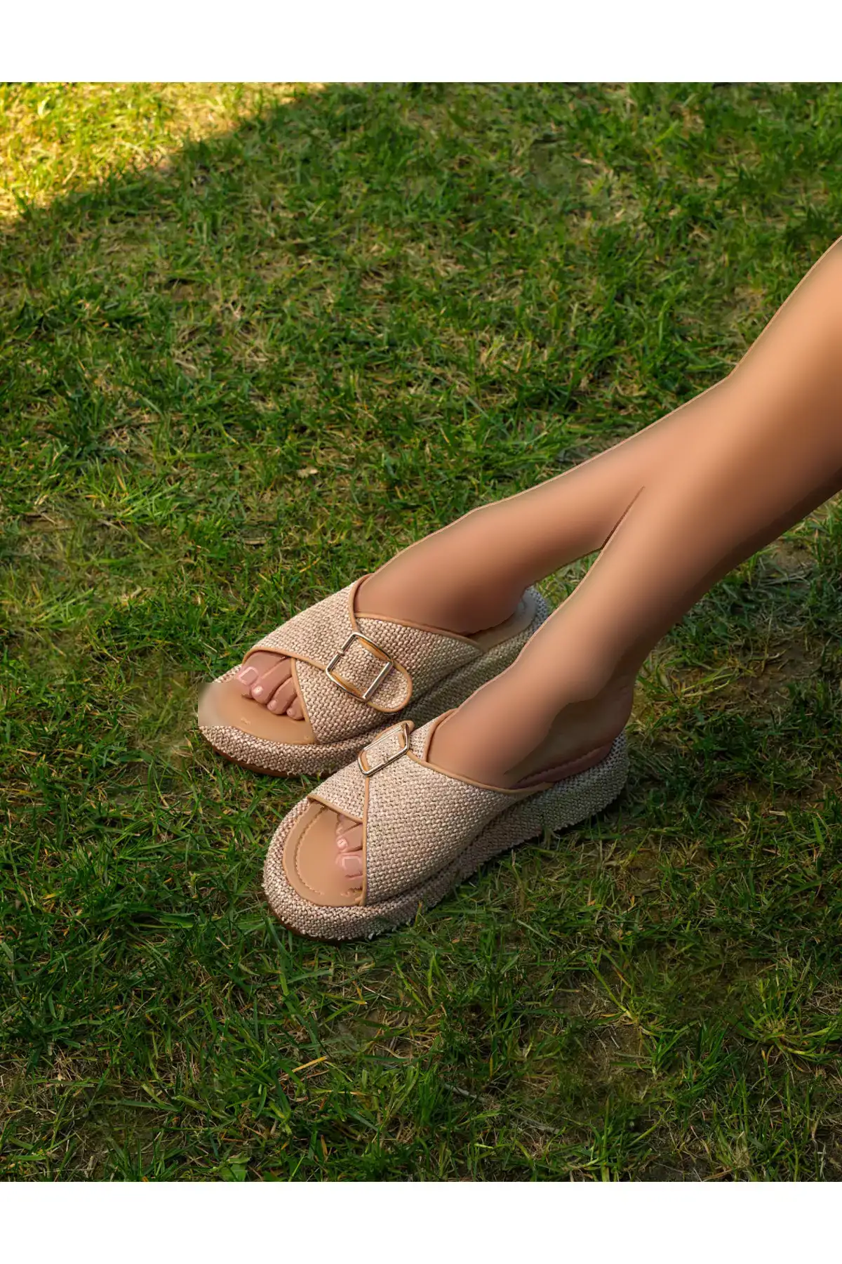 دمپایی زنانه به رنگ کرم با جزئیات حصیری برند Cabani - 933176197