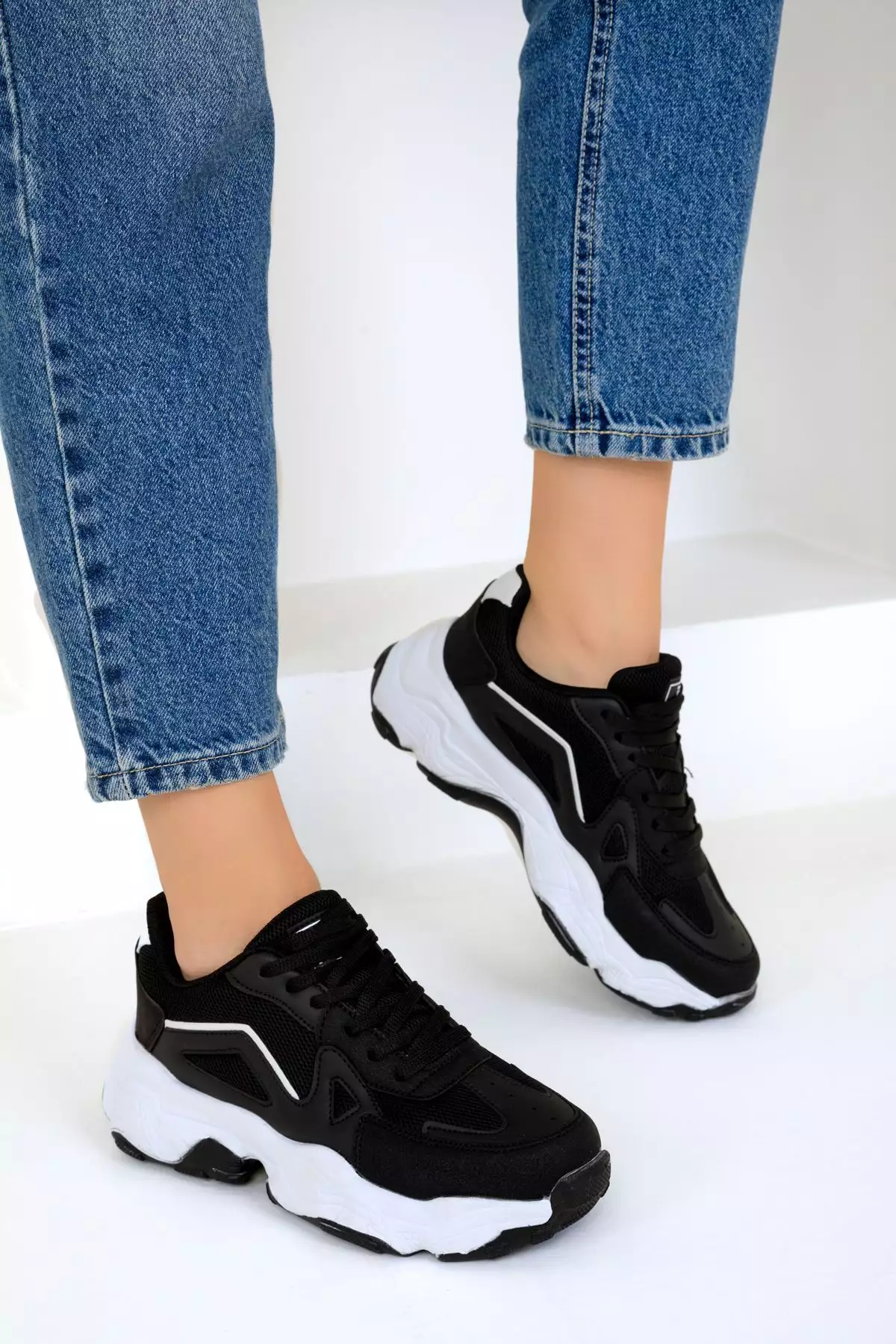 کفش ورزشی زنانه سیاه و سفید 18148 برند SOHO - 700576378