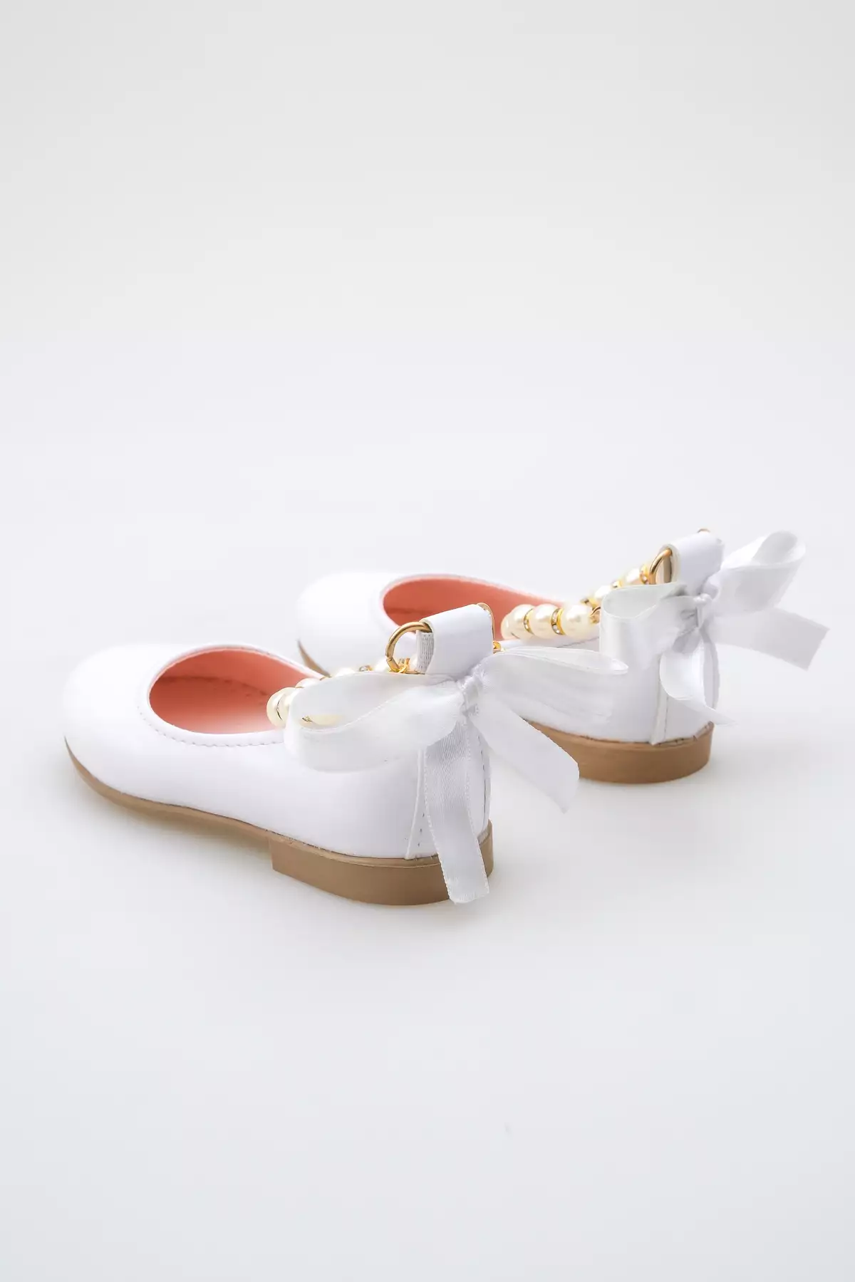 پاپوش بچگانه مرواریدی با رنگ سفید براق برند Pabrik - 904814462