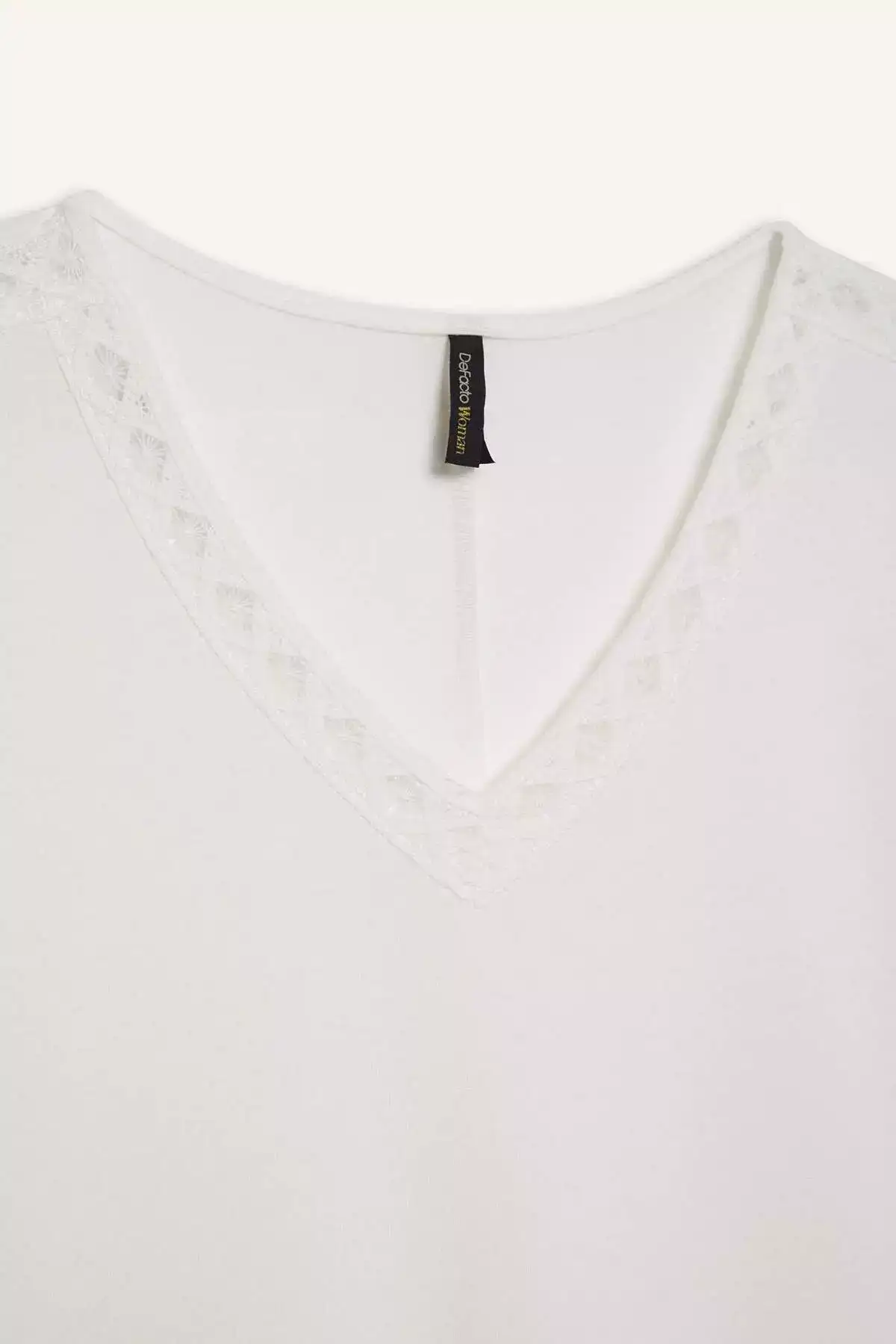 تیشرت آستین کوتاه یقه V مدل F2766AX25SM برند Defacto - 938962501